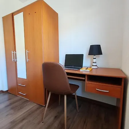 Libar With Terrace And Private Parking