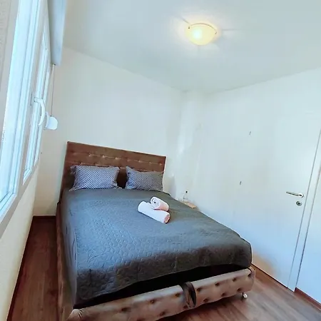 Libar With Terrace And Private Parking Apartamento